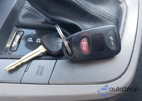 2019 Hyundai Elantra Se z USA, uszkodzony, nr VIN 5NPD74LF4KH489559